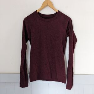 Lululemon size small women's fitted shirt